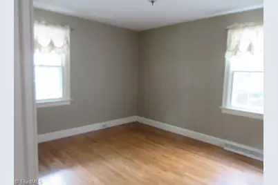 625 W Westwood Avenue, High Point, NC 27262 - Photo 9