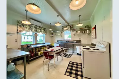 207 W Main Street #B, Pilot Mountain, NC 27041 - Photo 21
