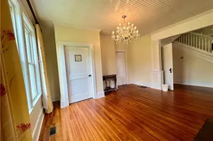 207 W Main St, Pilot Mountain, NC 27041 - Photo 9