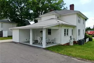 207 W Main St, Pilot Mountain, NC 27041 - Photo 15
