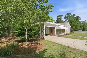 1504 Overbrook Rd, Burlington, NC 27215 - Photo 3