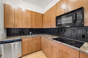 810 W 4th St, Winston-Salem, NC 27101 - Photo 11