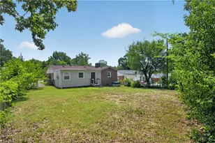 2510 Old Chapman St, Greensboro, NC 27403 - Photo 5