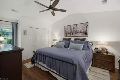 24 Collwood Court, Greensboro, NC 27409 - Photo 17