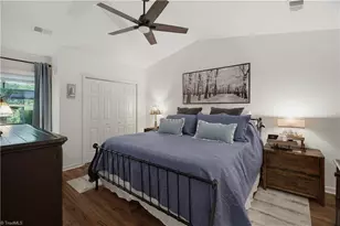 24 Collwood Ct, Greensboro, NC 27409 - Photo 17