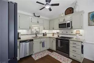 24 Collwood Ct, Greensboro, NC 27409 - Photo 11