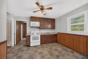 1205 Quail Dr, Greensboro, NC 27408 - Photo 11