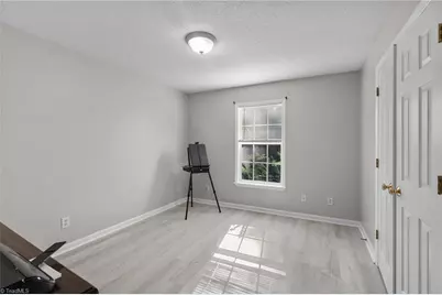 633 Ivy Glen Drive, Winston-Salem, NC 27127 - Photo 15