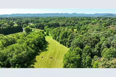 826 Suncrest Orchard Road, North Wilkesboro, NC 28659 - Photo 5