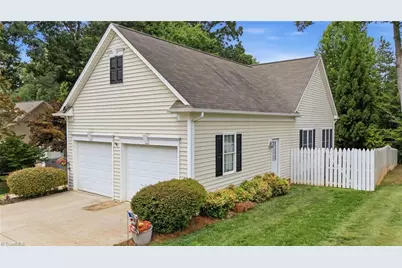 208 Cotswold Lane, King, NC 27021 - Photo 3