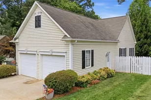 208 Cotswold Ln, King, NC 27021 - Photo 3