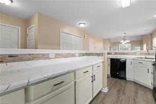 312 Robyns Gln Cir, Greensboro, NC 27409 - Photo 15