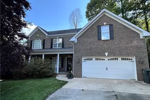 4540 Pebble Lake Dr, Pfafftown, NC 27040 - Photo 3