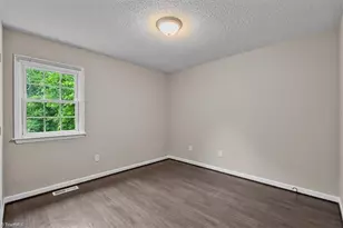 1307 Pearson St, Greensboro, NC 27406 - Photo 15