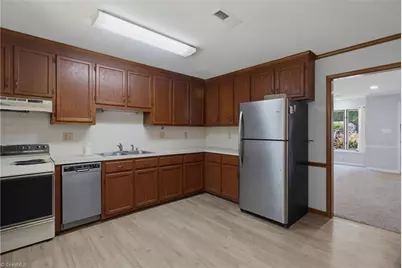 5347 Summit Heights Drive, Winston-Salem, NC 27104 - Photo 17