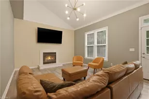 4212 Brentonshire Ln, High Point, NC 27265 - Photo 9