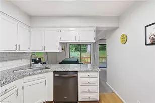 204 Lamplighter Cir, Winston-Salem, NC 27104 - Photo 11