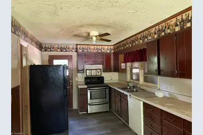 546 Sink Lake Road, High Point, NC 27265 - Photo 3