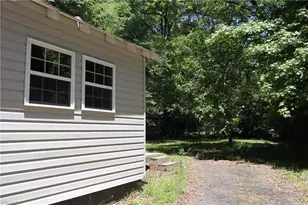 305 E Division Ave, Salisbury, NC 28144 - Photo 13