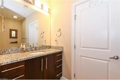 201 N Elm Street #908, Greensboro, NC 27401 - Photo 33
