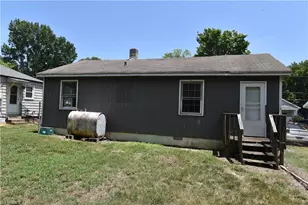 2016 Bertha St, Winston-Salem, NC 27107 - Photo 3