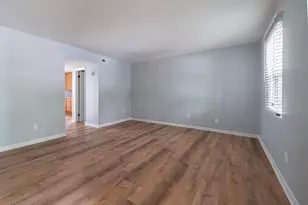 5707 Bramblegate Rd, Greensboro, NC 27409 - Photo 5