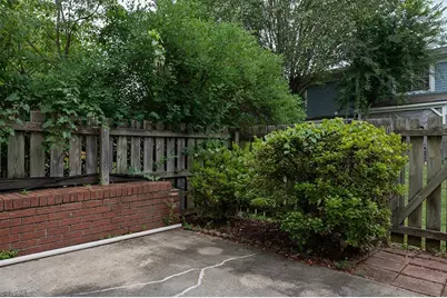 5707 Bramblegate Road #J, Greensboro, NC 27409 - Photo 31