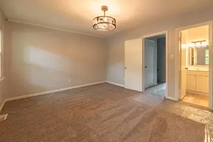 5707 Bramblegate Rd, Greensboro, NC 27409 - Photo 17