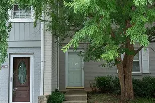 5707 Bramblegate Rd, Greensboro, NC 27409 - Photo 3