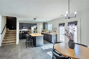 3806 Bissett Wy, Greensboro, NC 27405 - Photo 5