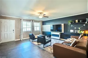 3806 Bissett Wy, Greensboro, NC 27405 - Photo 3