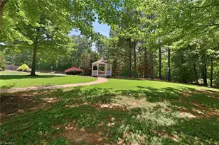 1407 Yellow Wood Dr, Mebane, NC 27302 - Photo 37