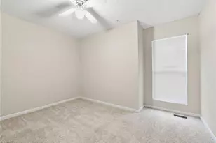 301 Village Ln, Greensboro, NC 27409 - Photo 23