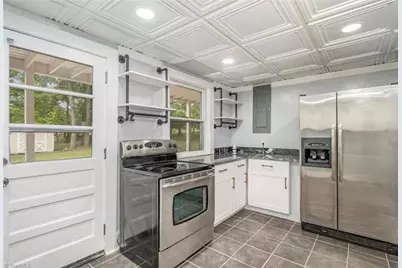 4806 Trailwood Drive, Greensboro, NC 27407 - Photo 17