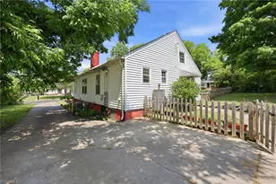 214 Hawthorne Ln, Burlington, NC 27215 - Photo 25