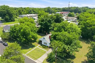 214 Hawthorne Ln, Burlington, NC 27215 - Photo 33