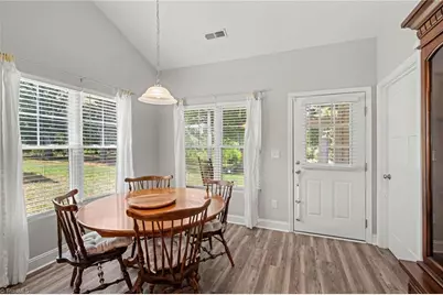 694 W Lee Avenue, Yadkinville, NC 27055 - Photo 11