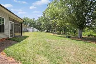 694 W Lee Ave, Yadkinville, NC 27055 - Photo 19