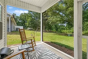 694 W Lee Ave, Yadkinville, NC 27055 - Photo 17