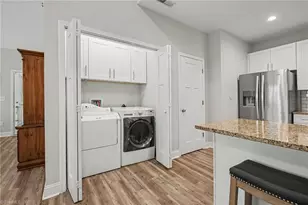 694 W Lee Ave, Yadkinville, NC 27055 - Photo 9