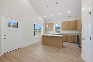 1517 Stone Hill Ct, Winston-Salem, NC 27105 - Photo 3