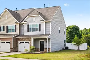 1024 Abbott St, Mebane, NC 27302 - Photo 3