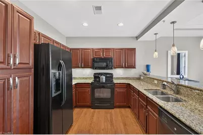 605 W Market Street #206, Greensboro, NC 27401 - Photo 13