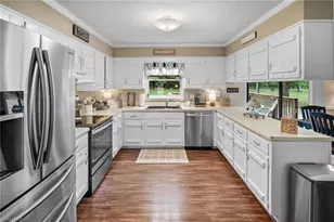 1025 Springwood Ln, Archdale, NC 27263 - Photo 11