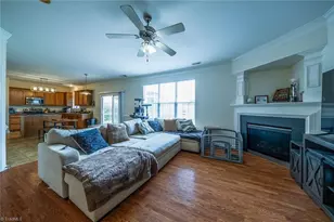 4949 Old Towne Village Cir, Pfafftown, NC 27040 - Photo 5