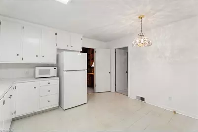 4480 Langhorne Drive, Winston-Salem, NC 27106 - Photo 13