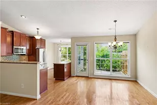 19 Mansfield Cir, Greensboro, NC 27455 - Photo 5