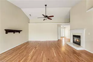 19 Mansfield Cir, Greensboro, NC 27455 - Photo 3
