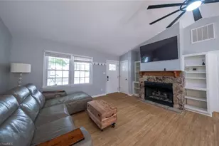 8311 Mapleway Ln, Greensboro, NC 27455 - Photo 9