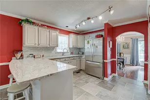 380 Hollinswood Ave, Winston-Salem, NC 27103 - Photo 11